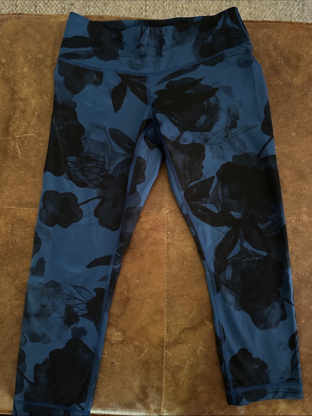 lululemon athletica Blue and Black Floral Cropped Leggings